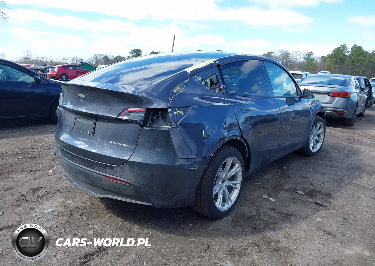 2022 Tesla Model Y Long Range Dual Motor All-Wheel Drive VIN:7SAYGDEE8NF368626 - 4