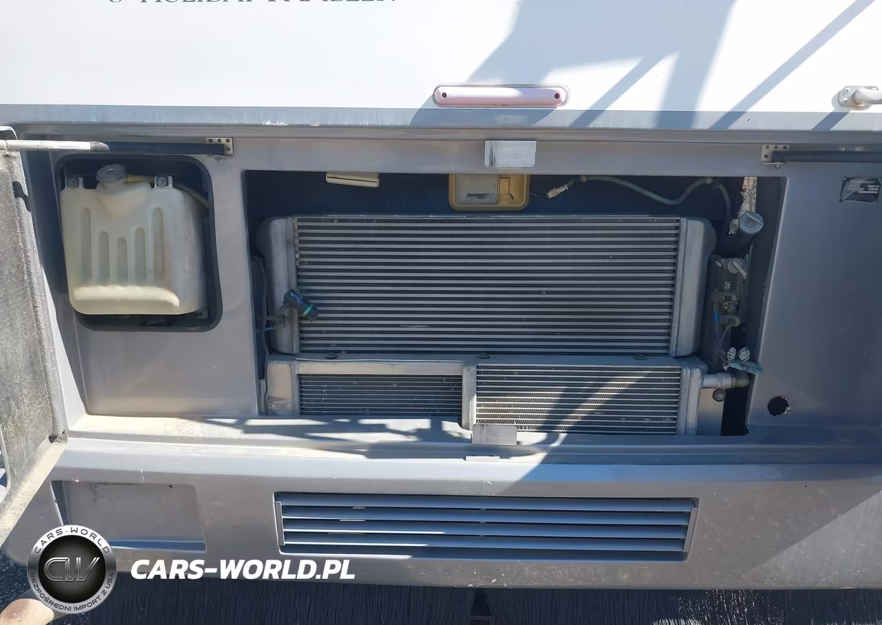 2002 Holiday Rambler Ambassador VIN:1RF52345022021180 - 10