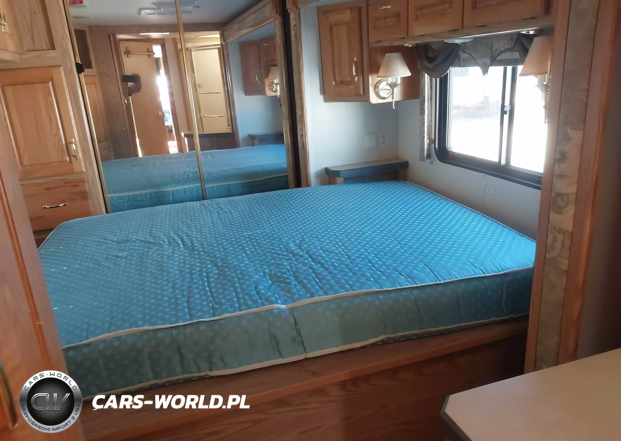 2002 Holiday Rambler Ambassador VIN:1RF52345022021180 - 8