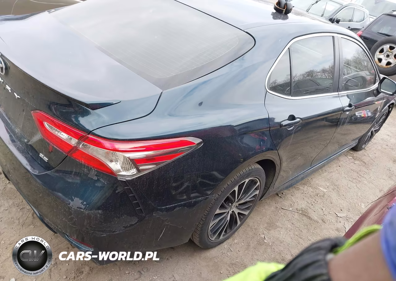 2018 Toyota Camry Se VIN:JTNB11HK5J3010858 - 4