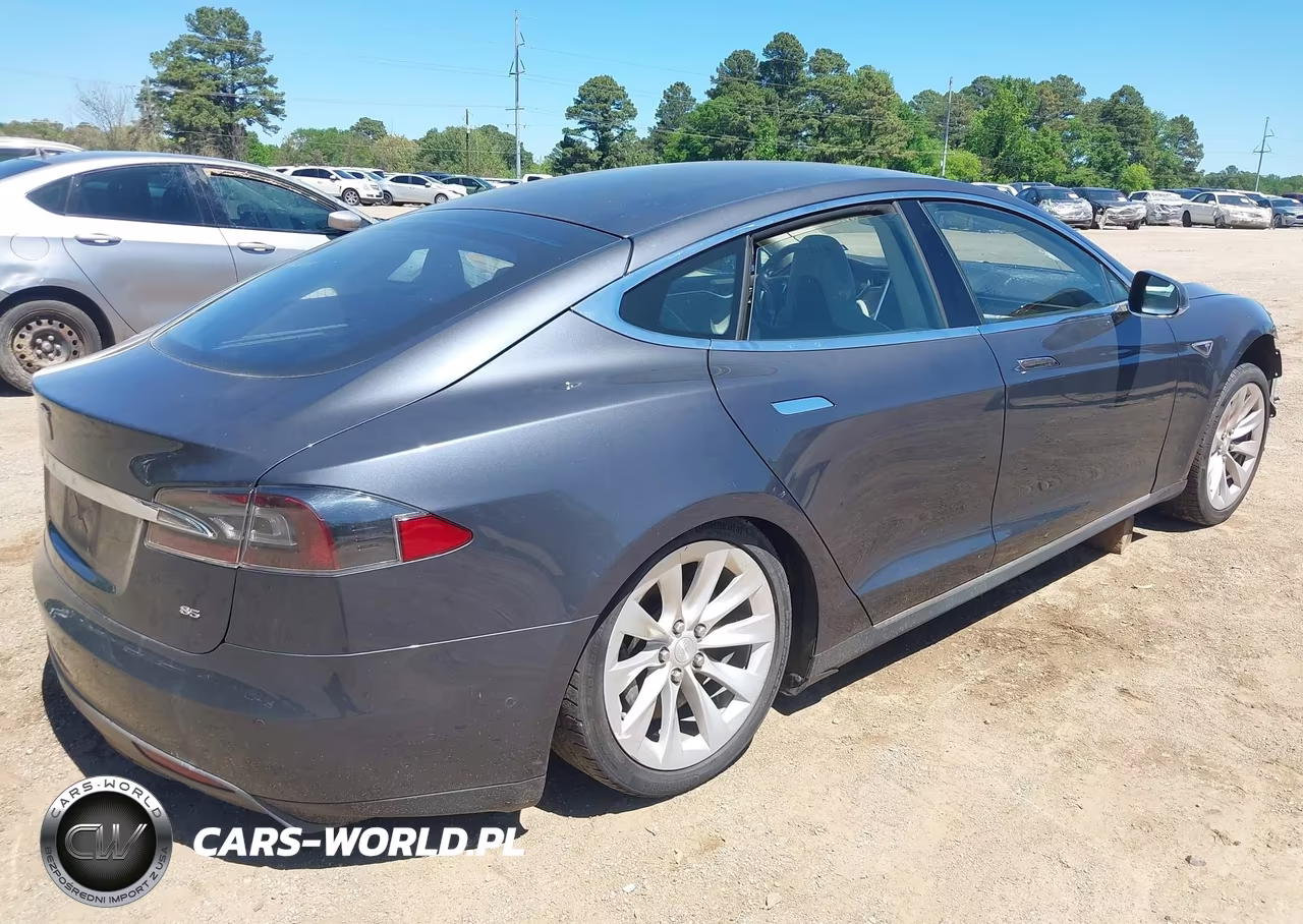 2015 Tesla Model S 60-70-85 VIN:5YJSA1H12FFP74396 - 4