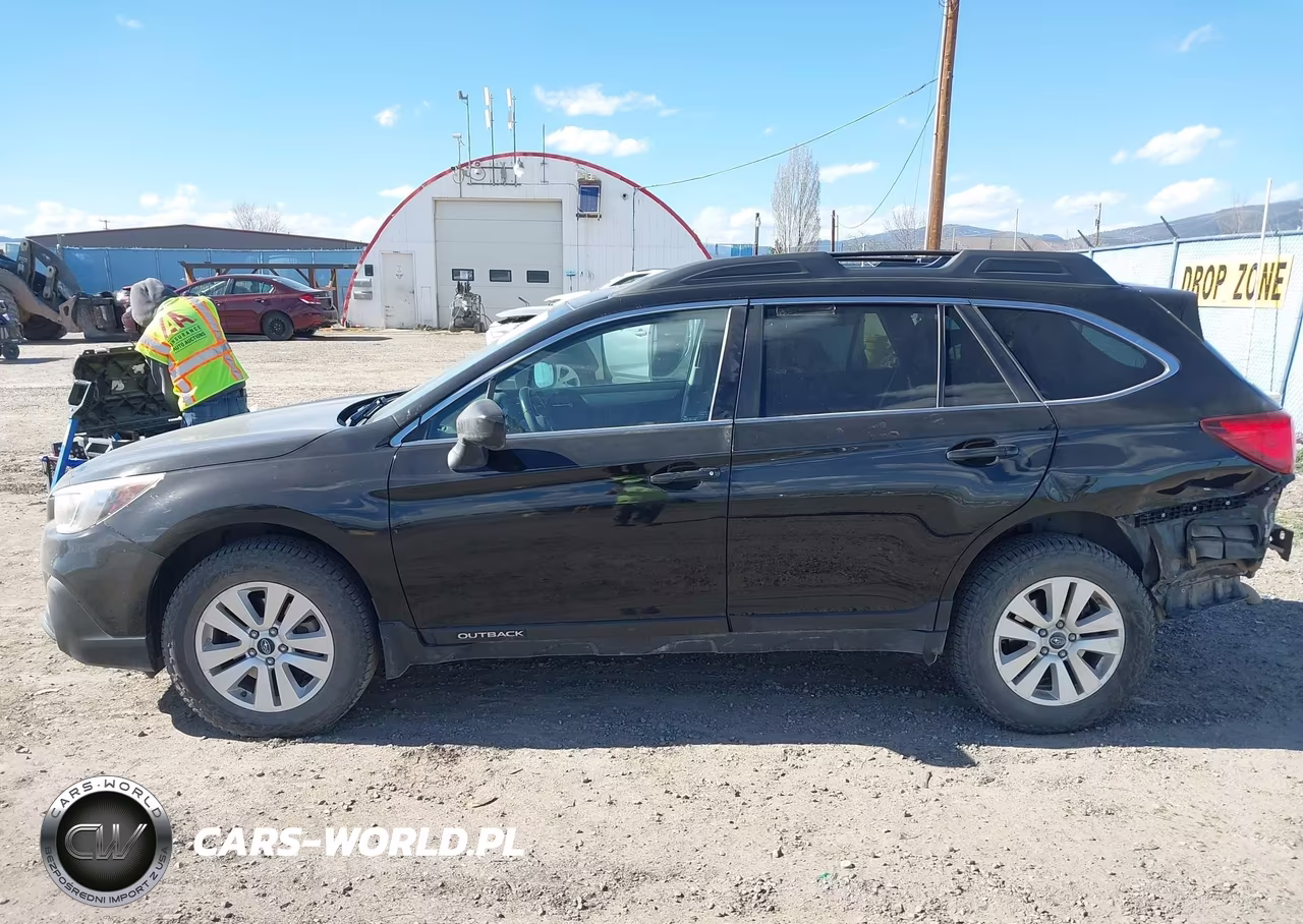 2018 Subaru Outback 2.5I Premium VIN:4S4BSADC6J3354467 - 15
