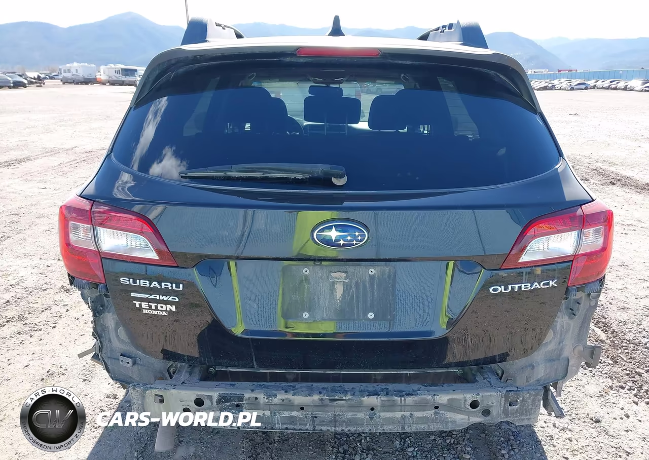 2018 Subaru Outback 2.5I Premium VIN:4S4BSADC6J3354467 - 17