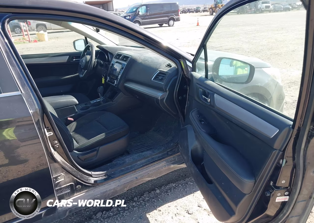 2018 Subaru Outback 2.5I Premium VIN:4S4BSADC6J3354467 - 5