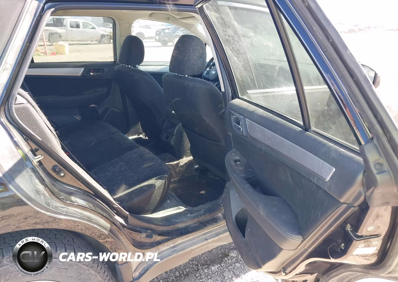 2018 Subaru Outback 2.5I Premium VIN:4S4BSADC6J3354467 - 8