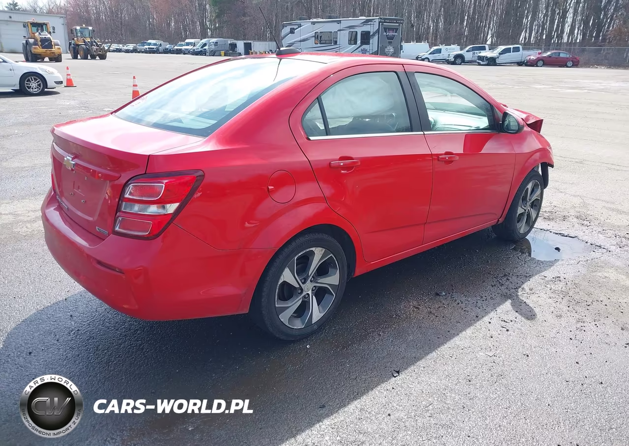 2018 Chevrolet Sonic Premier Auto VIN:1G1JF5SB9J4105797 - 4