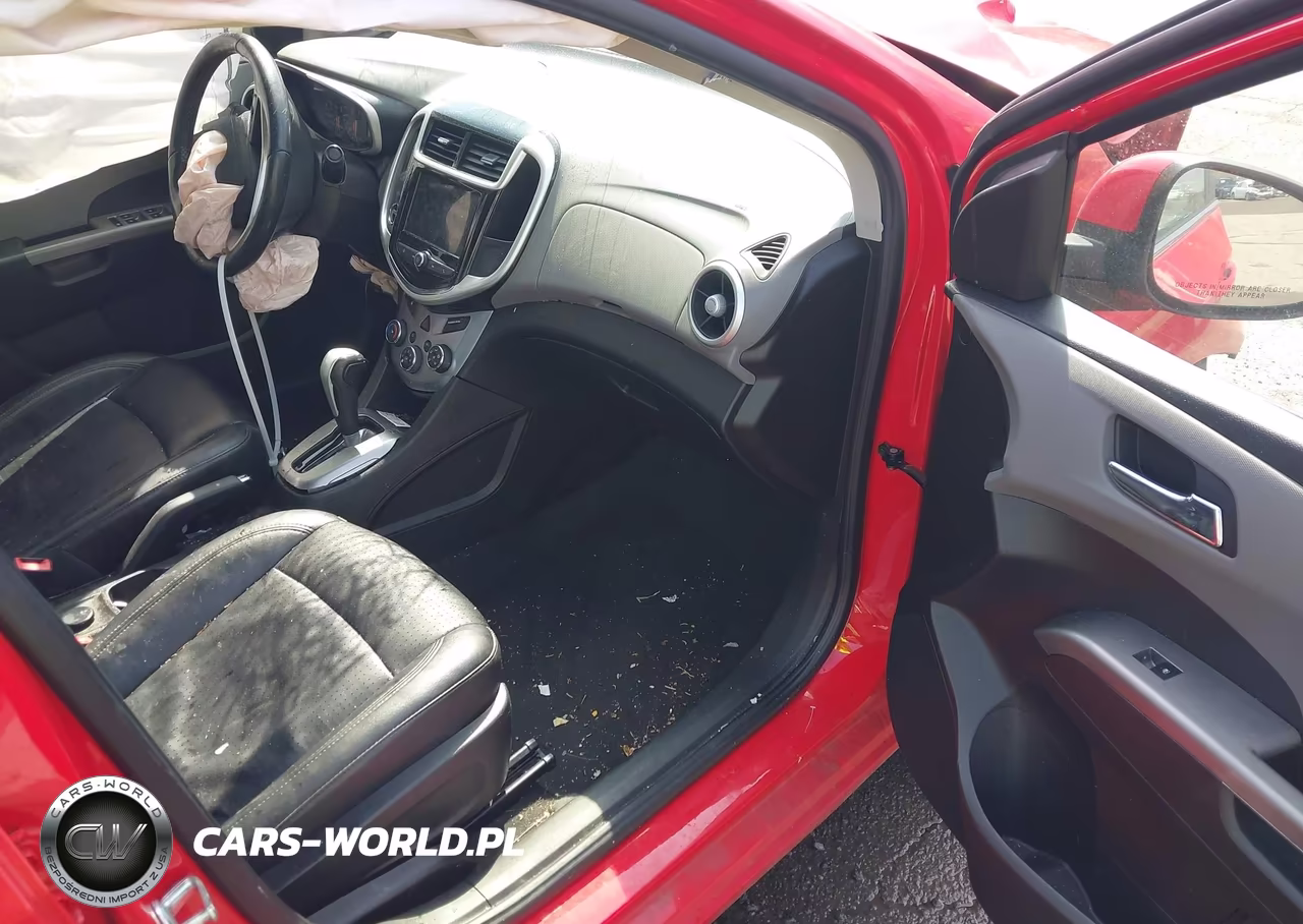 2018 Chevrolet Sonic Premier Auto VIN:1G1JF5SB9J4105797 - 5