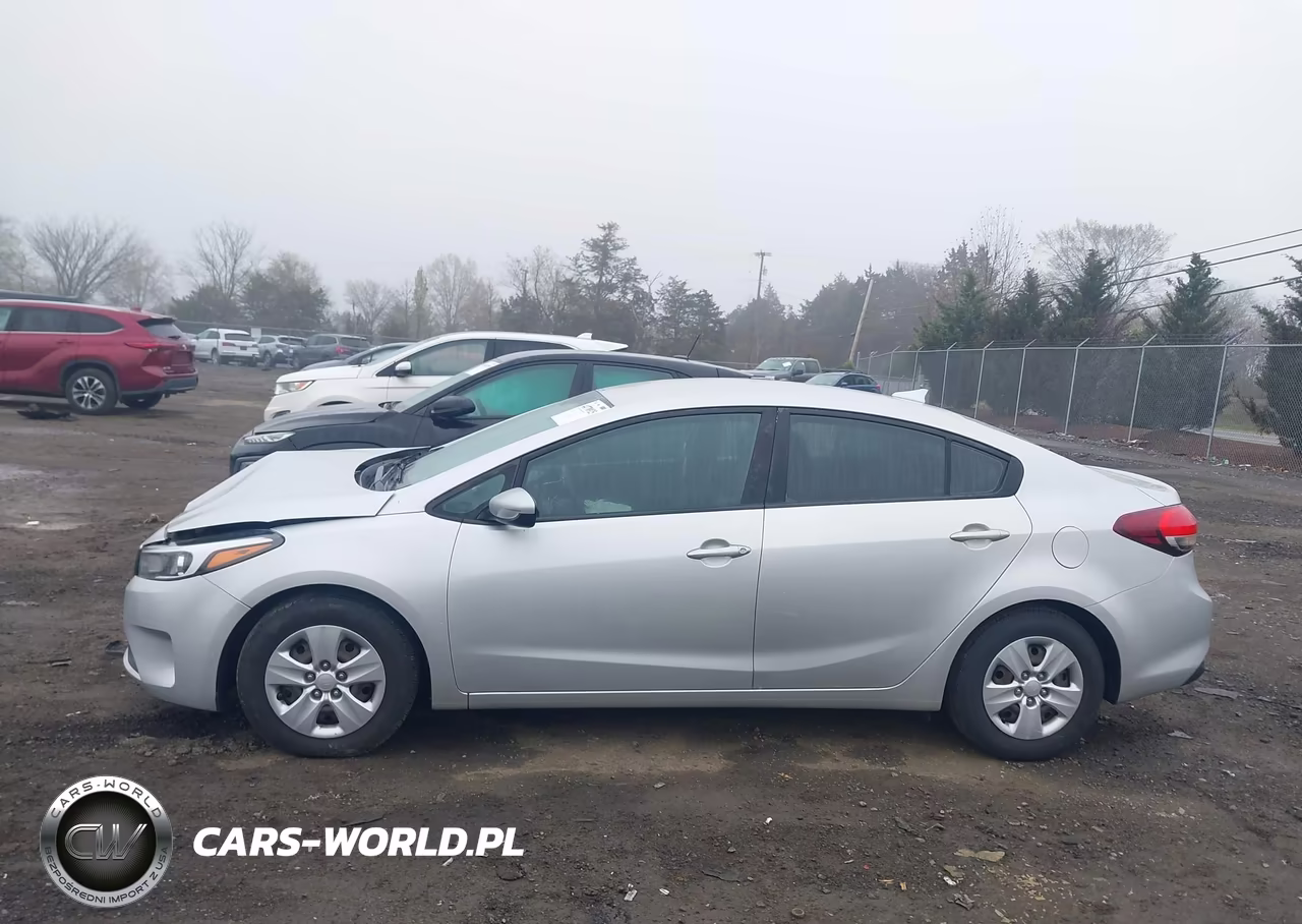 2018 Kia Forte Lx VIN:3KPFL4A72JE250725 - 14