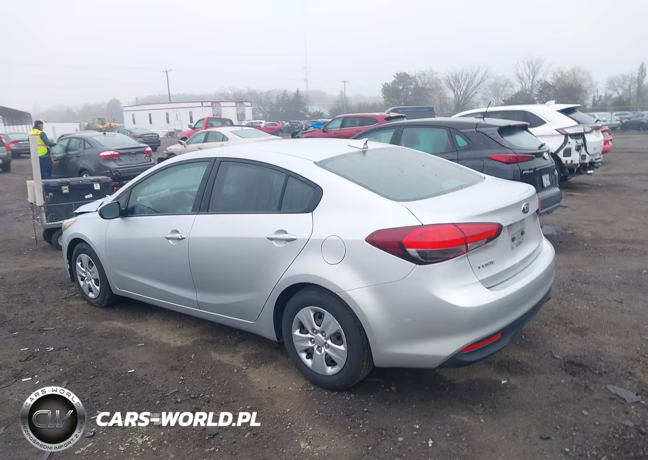 2018 Kia Forte Lx VIN:3KPFL4A72JE250725 - 3