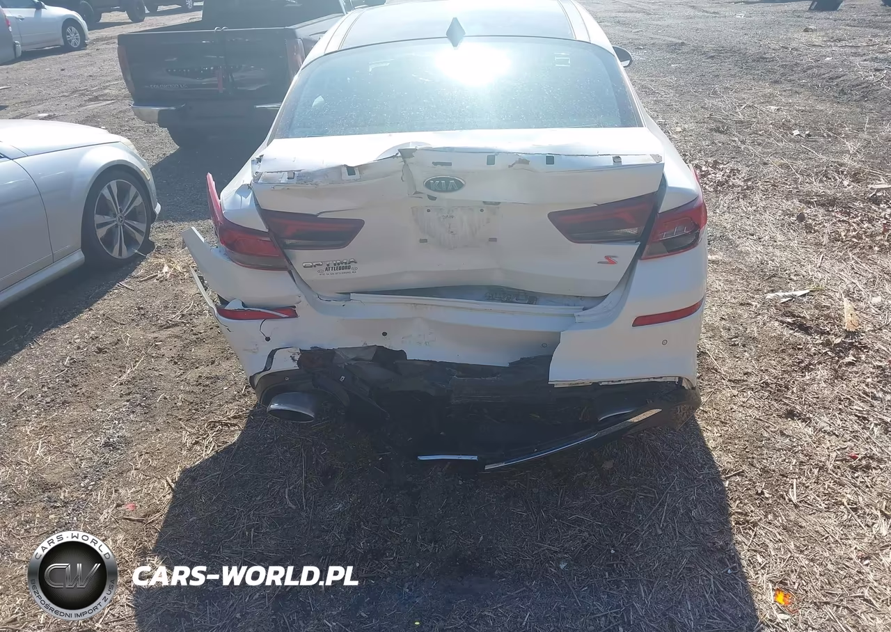 2020 Kia Optima S VIN:5XXGT4L35LG418513 - 16