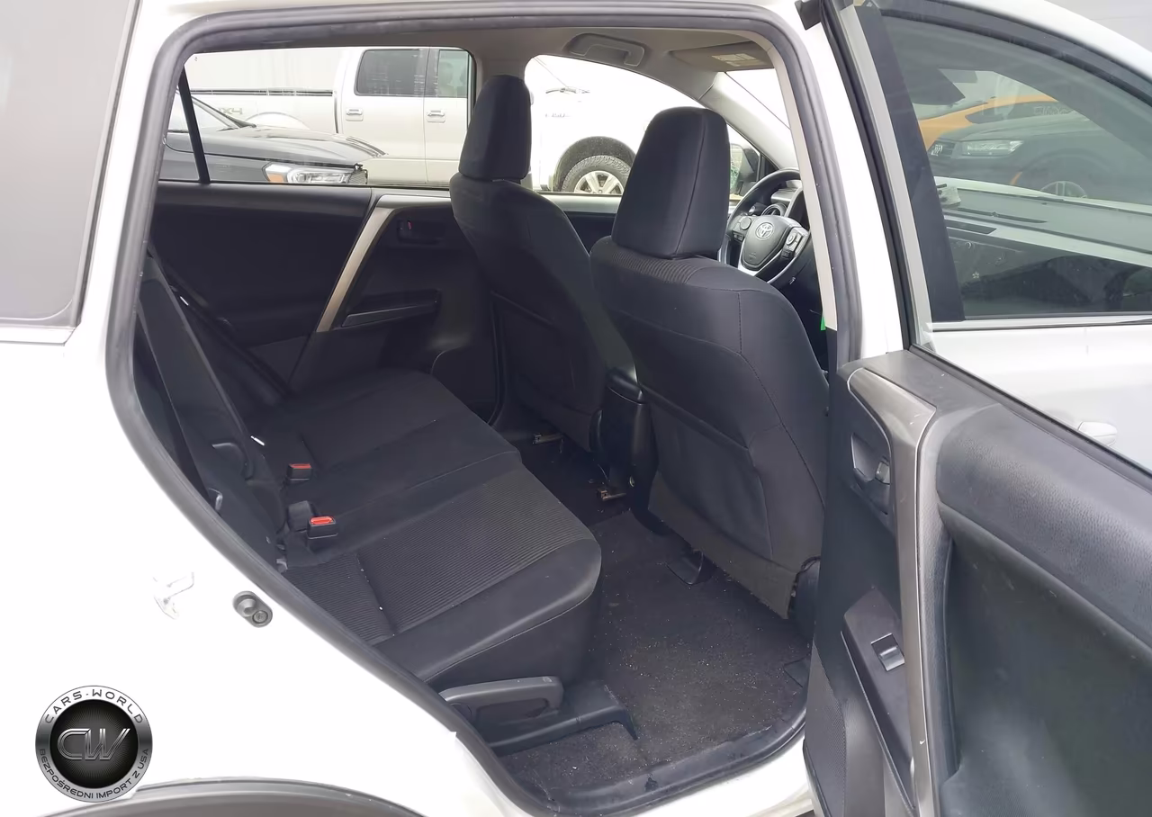 2017 Toyota Rav4 Le VIN:JTMZFREV9HJ700037 - 8