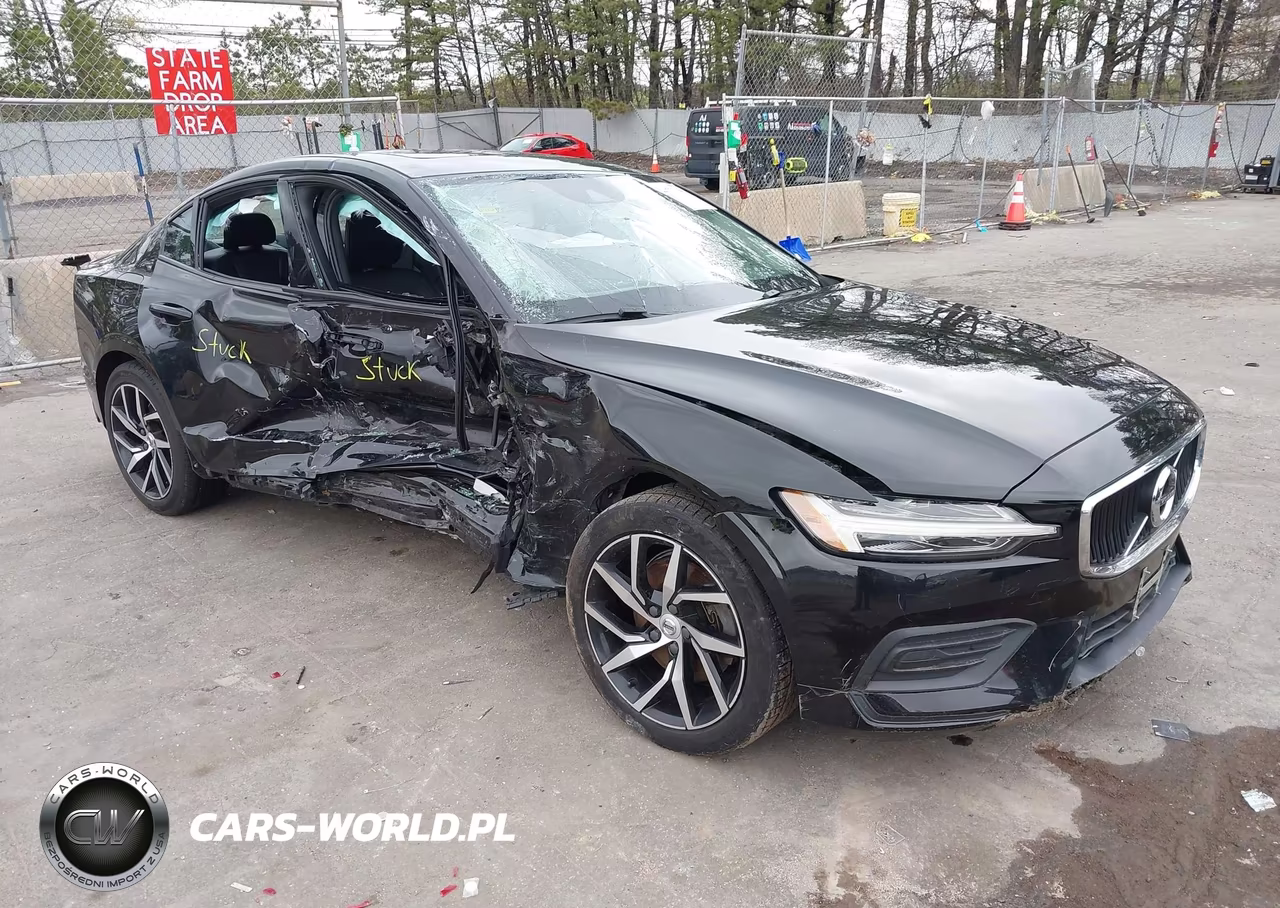 2020 Volvo S60 T5 Momentum