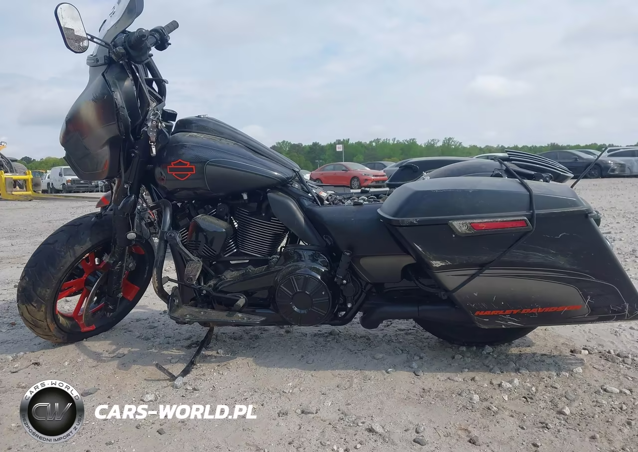 2017 Harley-Davidson Flhxs Street Glide Special VIN:1HD1KRC14HB601420 - 13