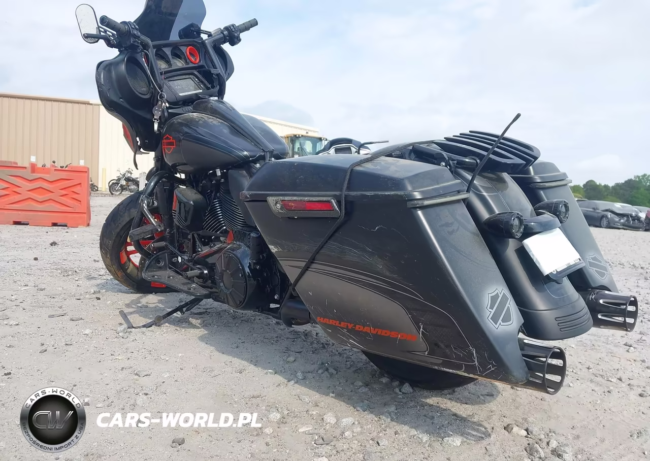 2017 Harley-Davidson Flhxs Street Glide Special VIN:1HD1KRC14HB601420 - 3