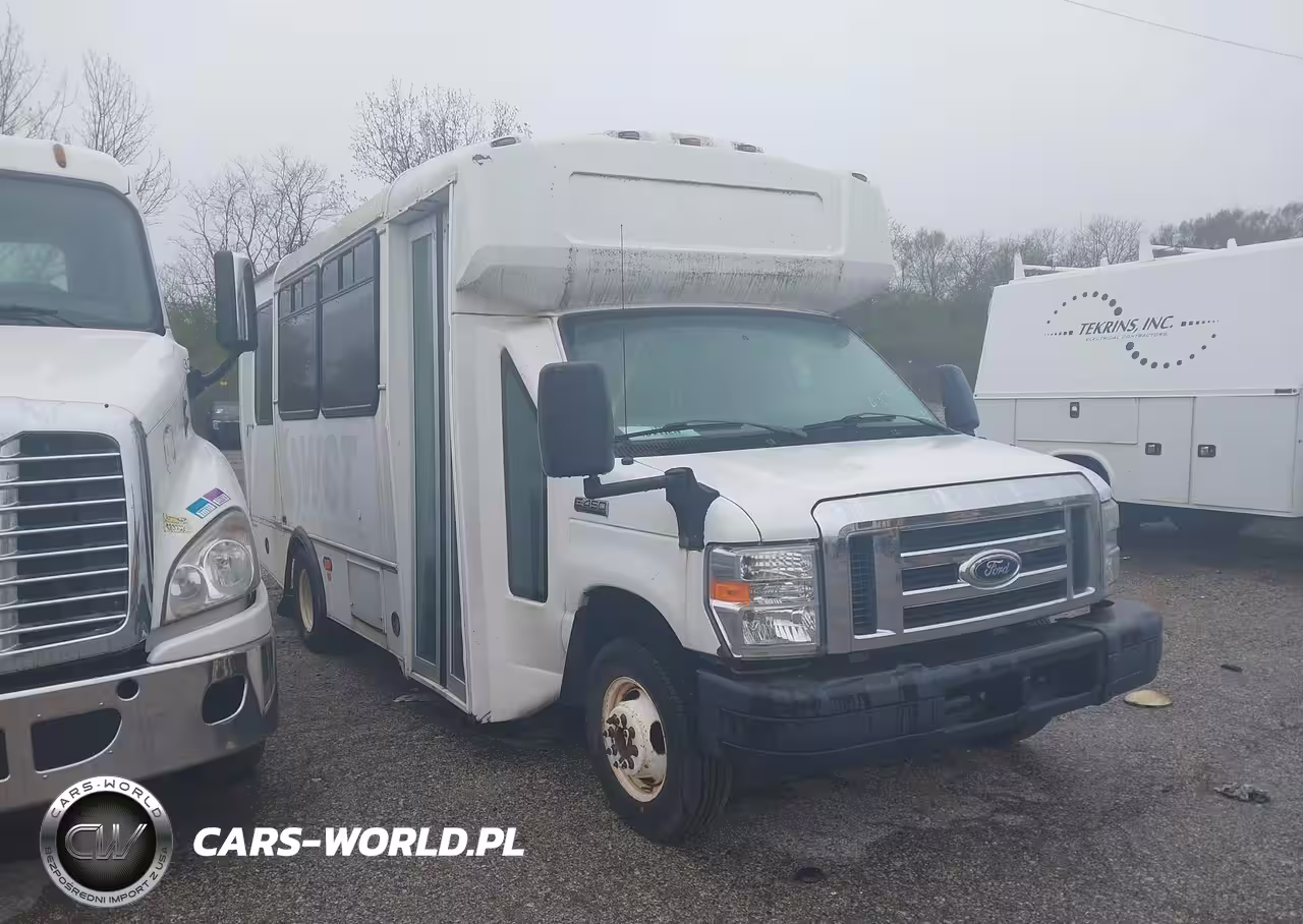 2015 Ford E-450 Cutaway