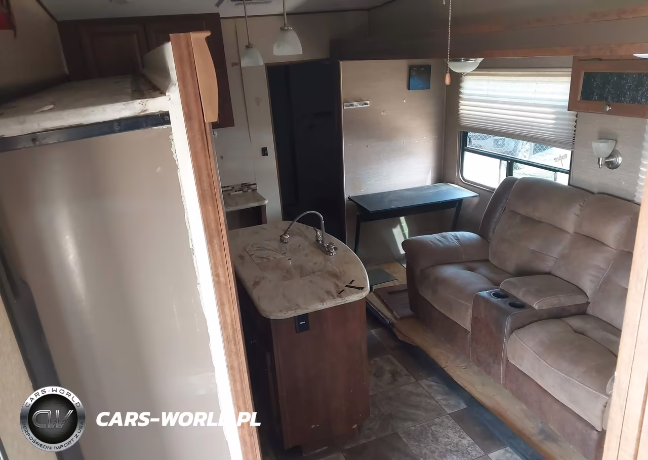 2014 Coachmen Chaparral VIN:5ZT3CH0B2EA309134 - 8