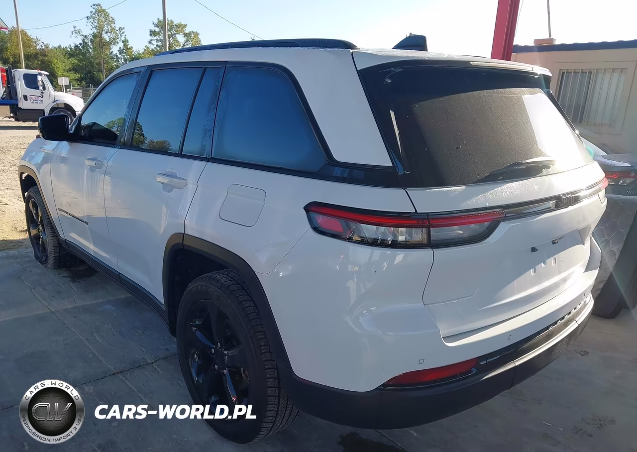 2023 Jeep Grand Cherokee Altitude 4X2 VIN:1C4RJGAG0PC647788 - 3