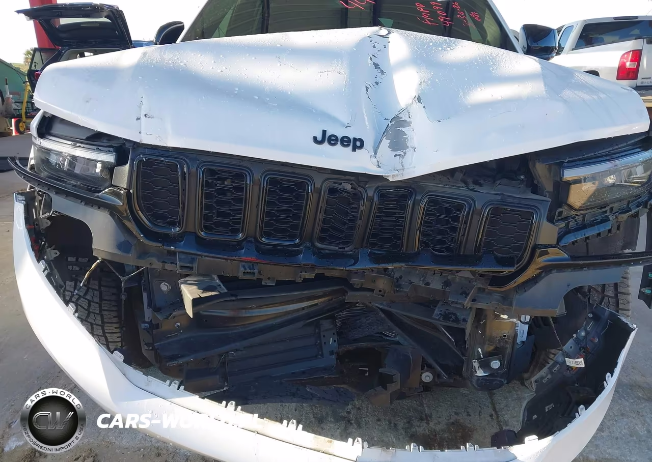 2023 Jeep Grand Cherokee Altitude 4X2 VIN:1C4RJGAG0PC647788 - 6
