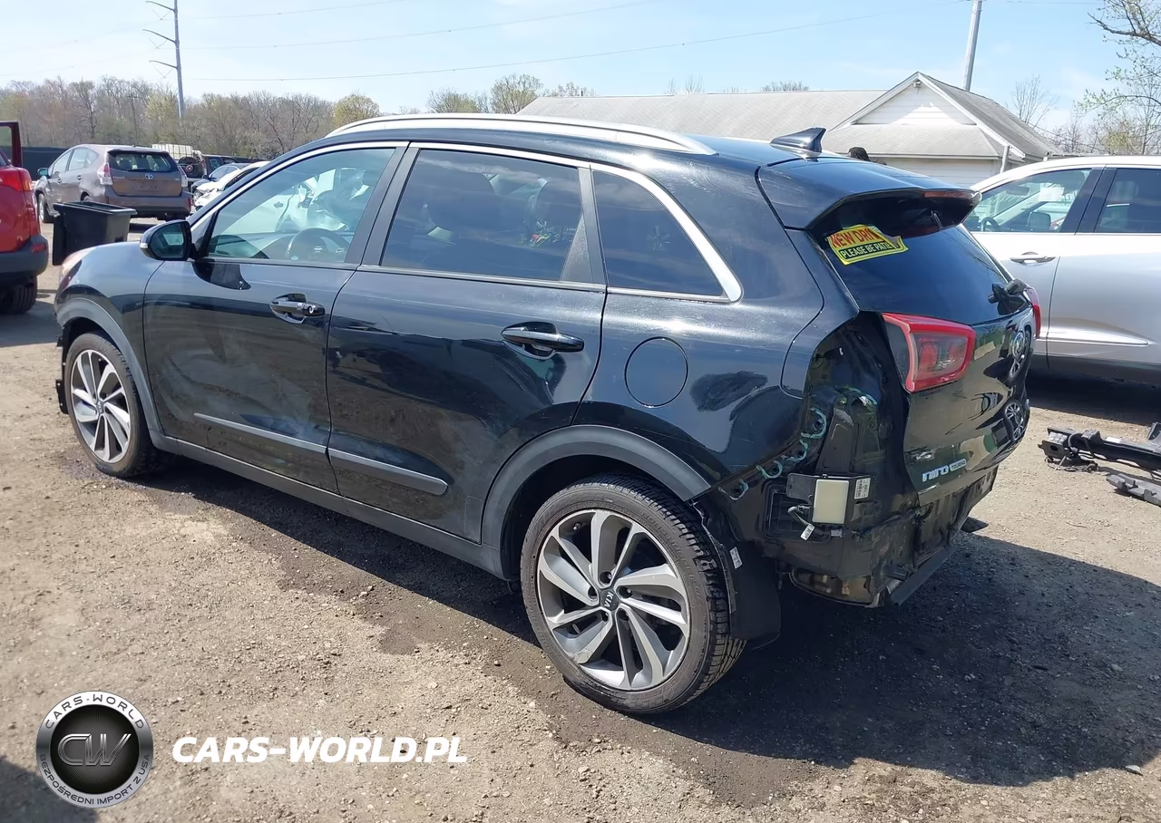2017 Kia Niro Touring VIN:KNDCE3LCXH5082808 - 3