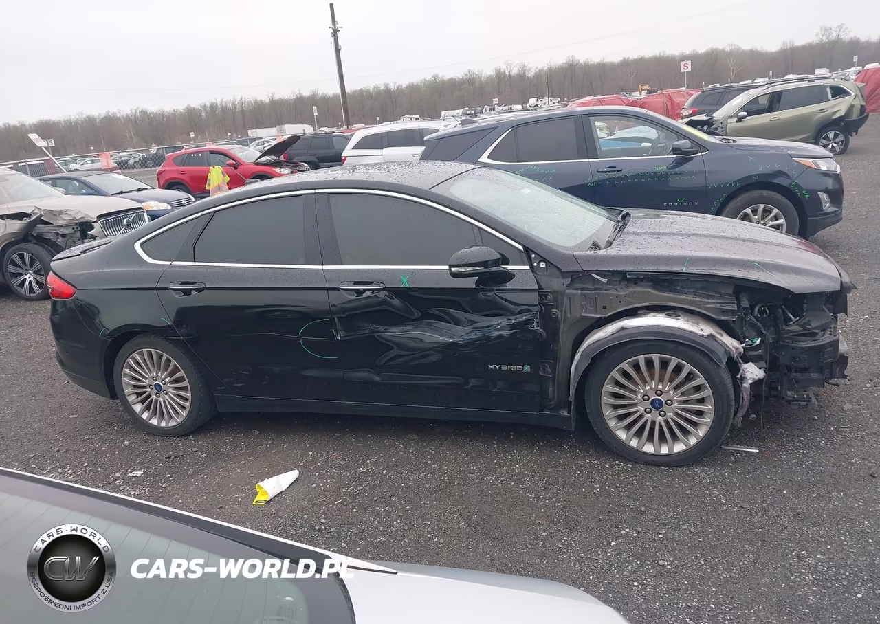 2018 Ford Fusion Hybrid Platinum VIN:3FA6P0RU9JR154211 - 13
