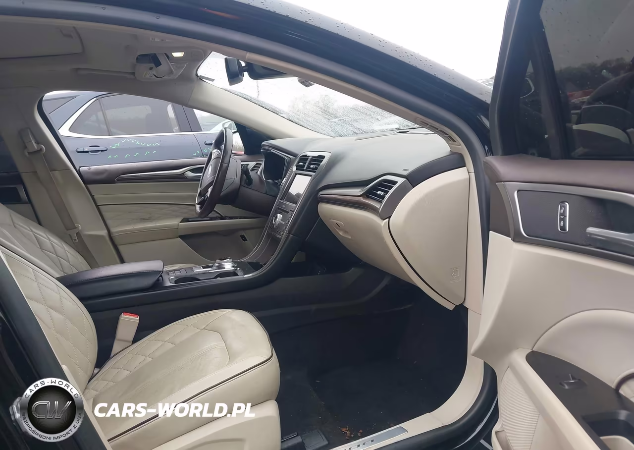 2018 Ford Fusion Hybrid Platinum VIN:3FA6P0RU9JR154211 - 5