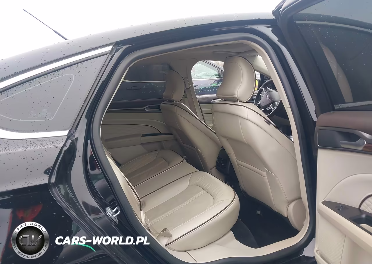 2018 Ford Fusion Hybrid Platinum VIN:3FA6P0RU9JR154211 - 8