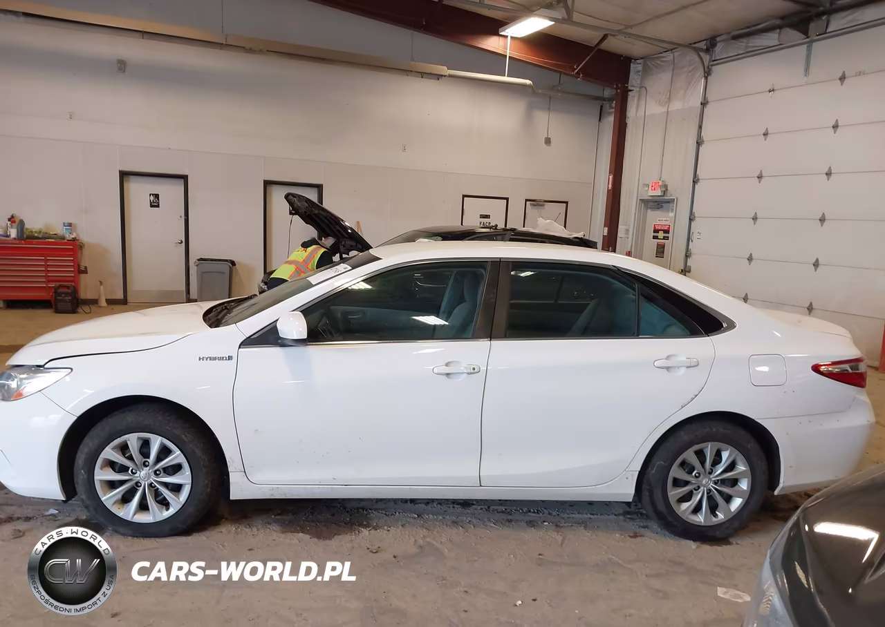 2015 Toyota Camry Hybrid Le VIN:4T1BD1FK4FU161427 - 14