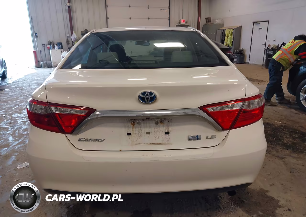 2015 Toyota Camry Hybrid Le VIN:4T1BD1FK4FU161427 - 16