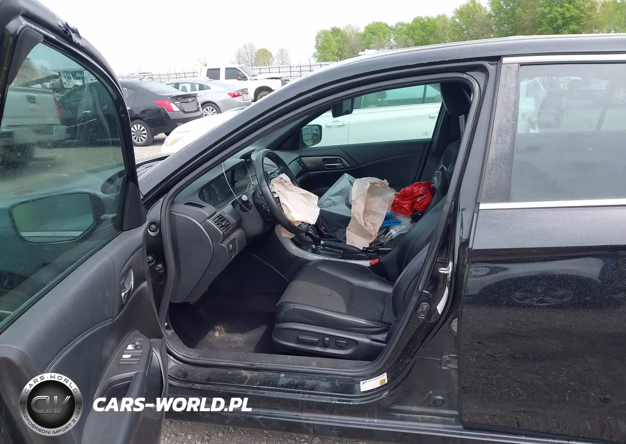 2017 Honda Accord Sport VIN:1HGCR2F58HA020635 - 14