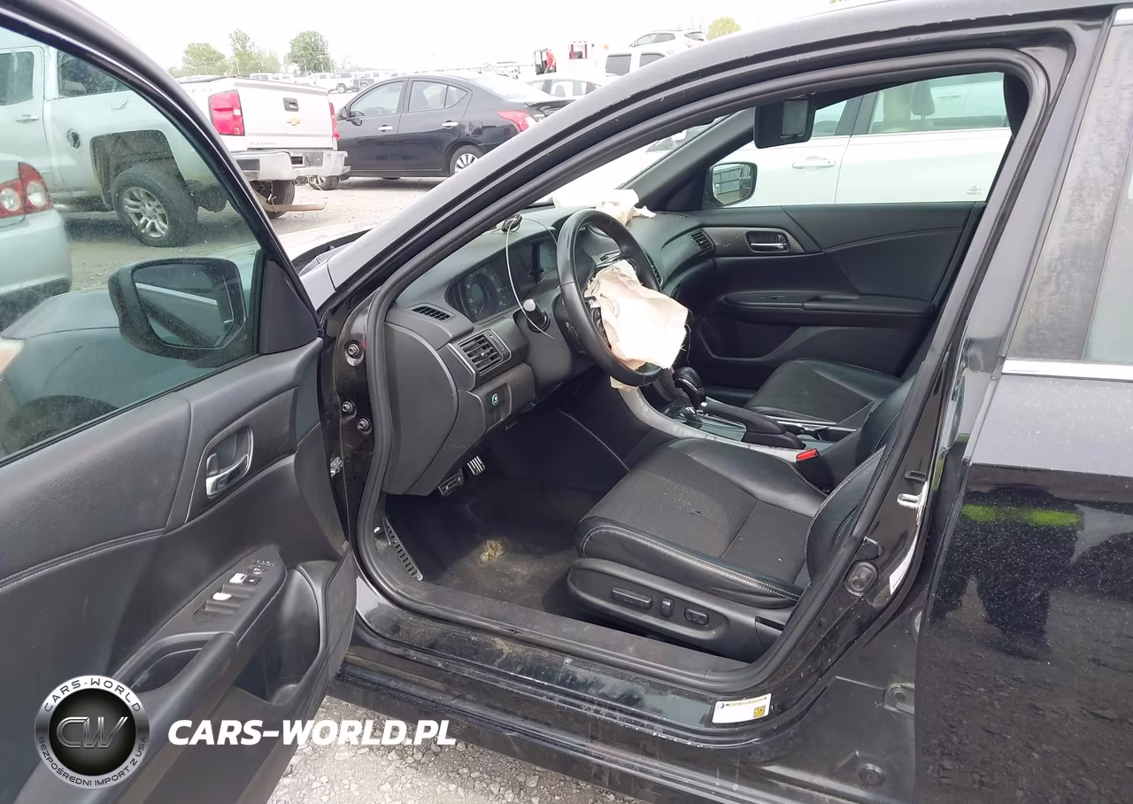 2017 Honda Accord Sport VIN:1HGCR2F58HA020635 - 16