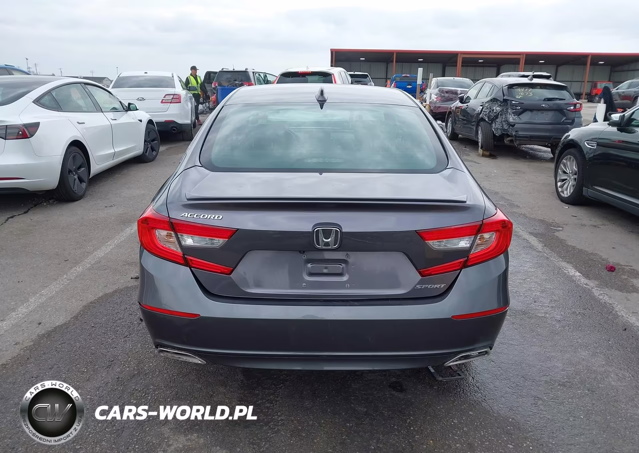 2018 Honda Accord Sport VIN:1HGCV1F38JA195347 - 17