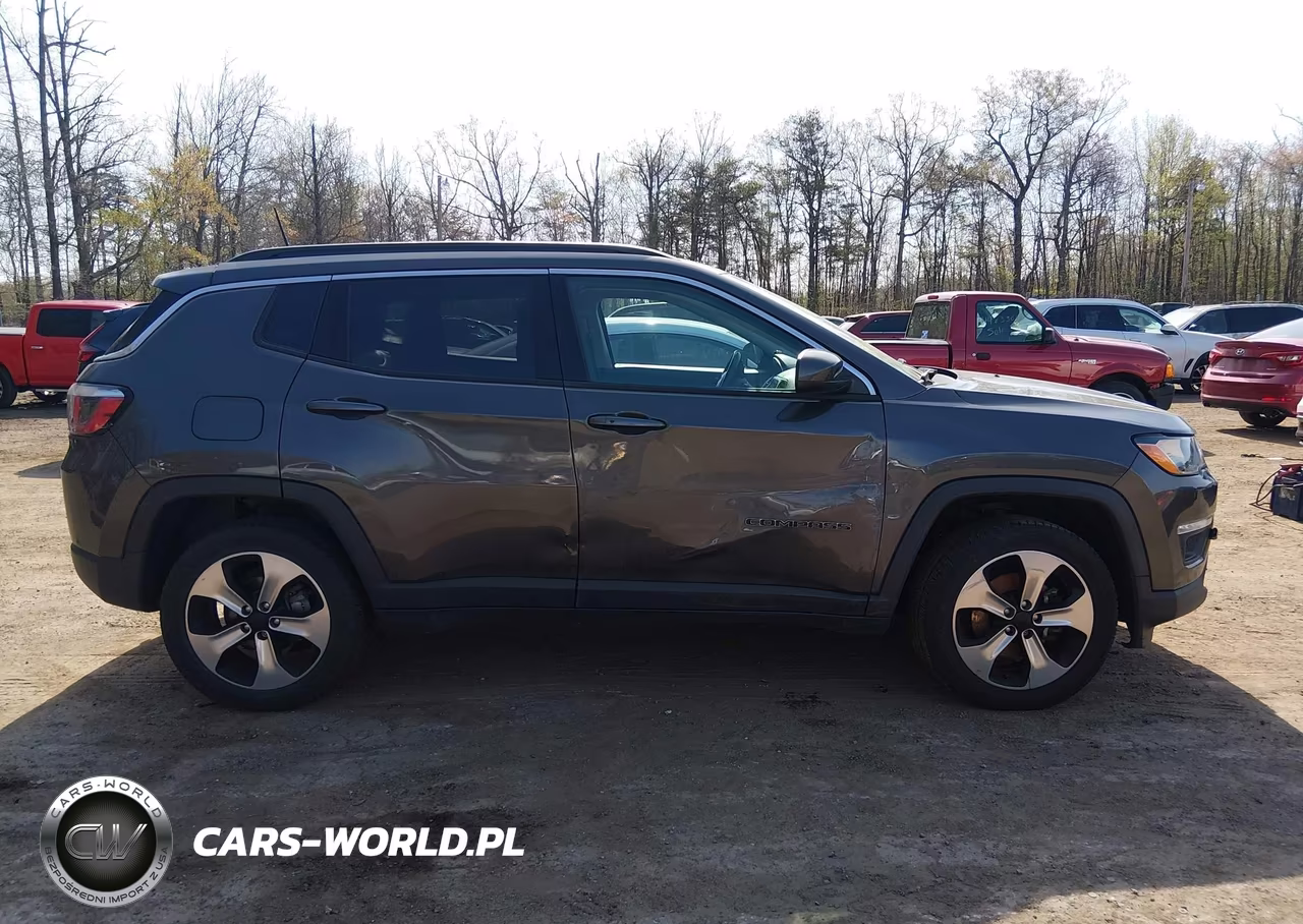 2018 Jeep Compass Latitude 4X4 VIN:3C4NJDBB4JT132143 - 13