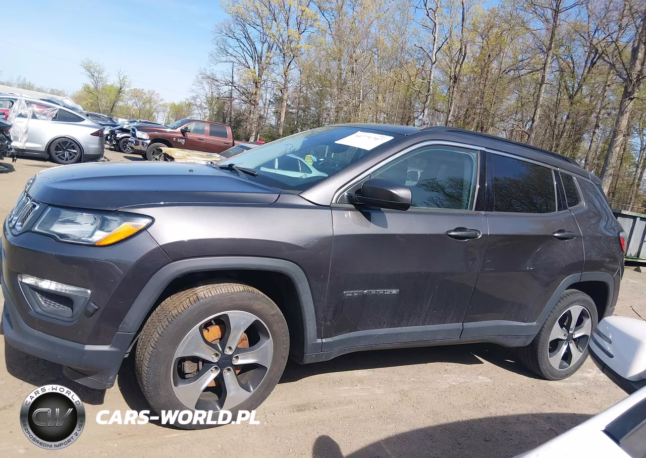 2018 Jeep Compass Latitude 4X4 VIN:3C4NJDBB4JT132143 - 14