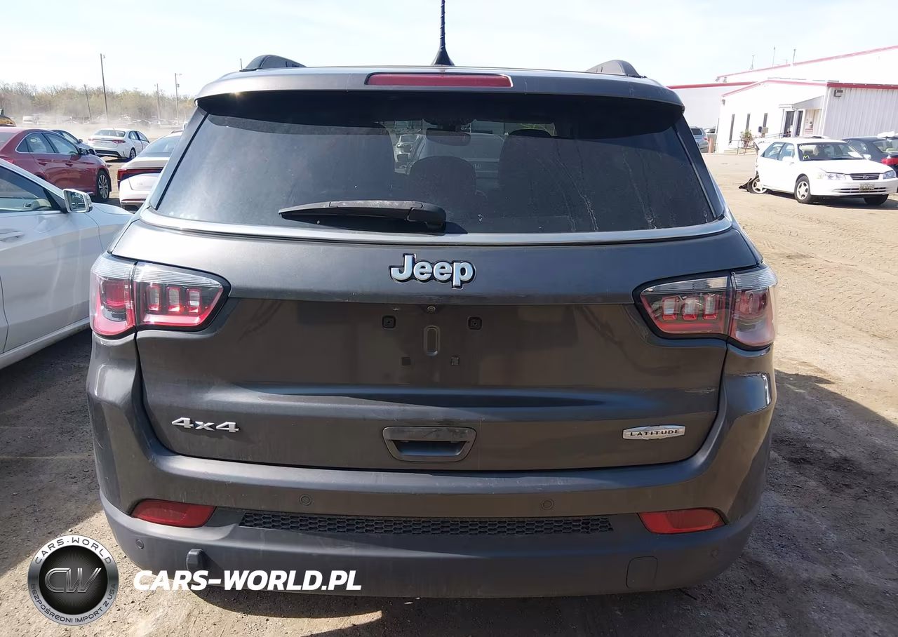 2018 Jeep Compass Latitude 4X4 VIN:3C4NJDBB4JT132143 - 16