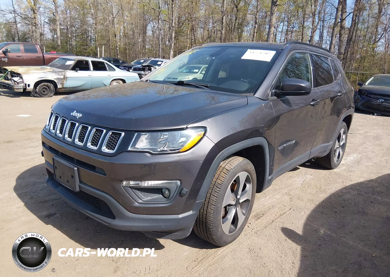2018 Jeep Compass Latitude 4X4 VIN:3C4NJDBB4JT132143 - 2