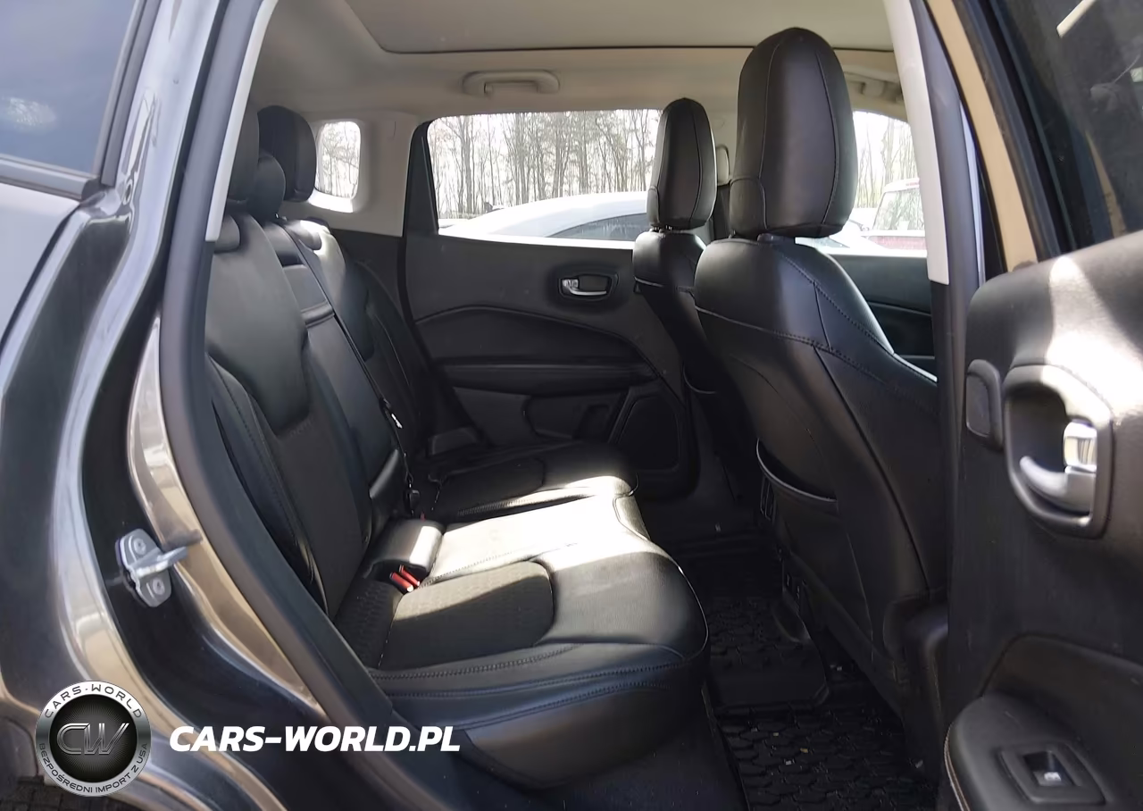 2018 Jeep Compass Latitude 4X4 VIN:3C4NJDBB4JT132143 - 8