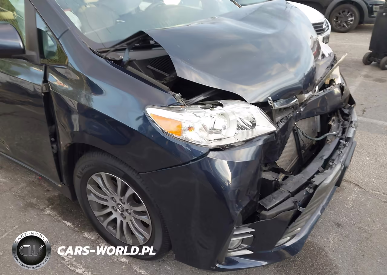 2018 Toyota Sienna Xle Premium 8 Passenger VIN:5TDYZ3DC2JS903702 - 17