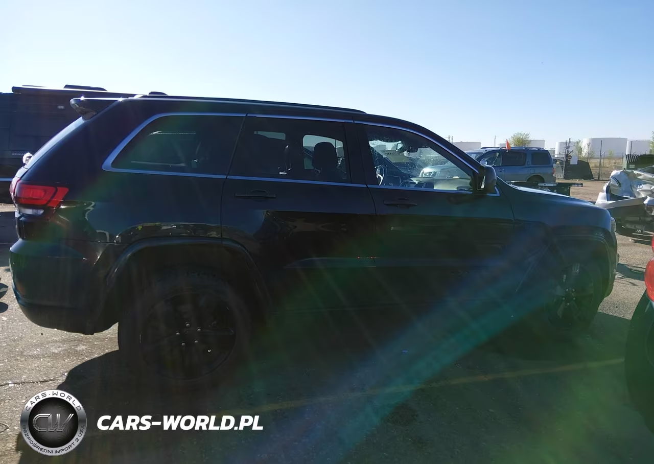 2015 Jeep Grand Cherokee Altitude VIN:1C4RJFAGXFC157822 - 13