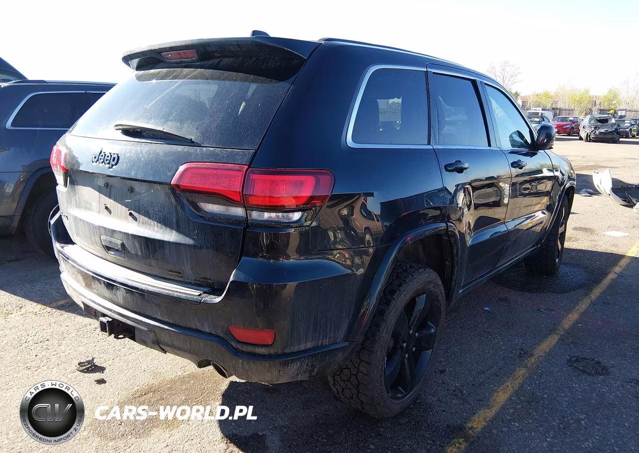 2015 Jeep Grand Cherokee Altitude VIN:1C4RJFAGXFC157822 - 4