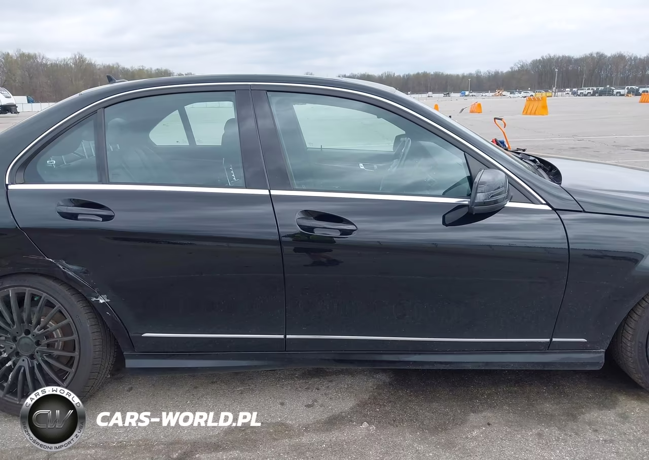 2011 Mercedes-Benz C 300 Sport 4Matic VIN:WDDGF8BB9BR186975 - 13