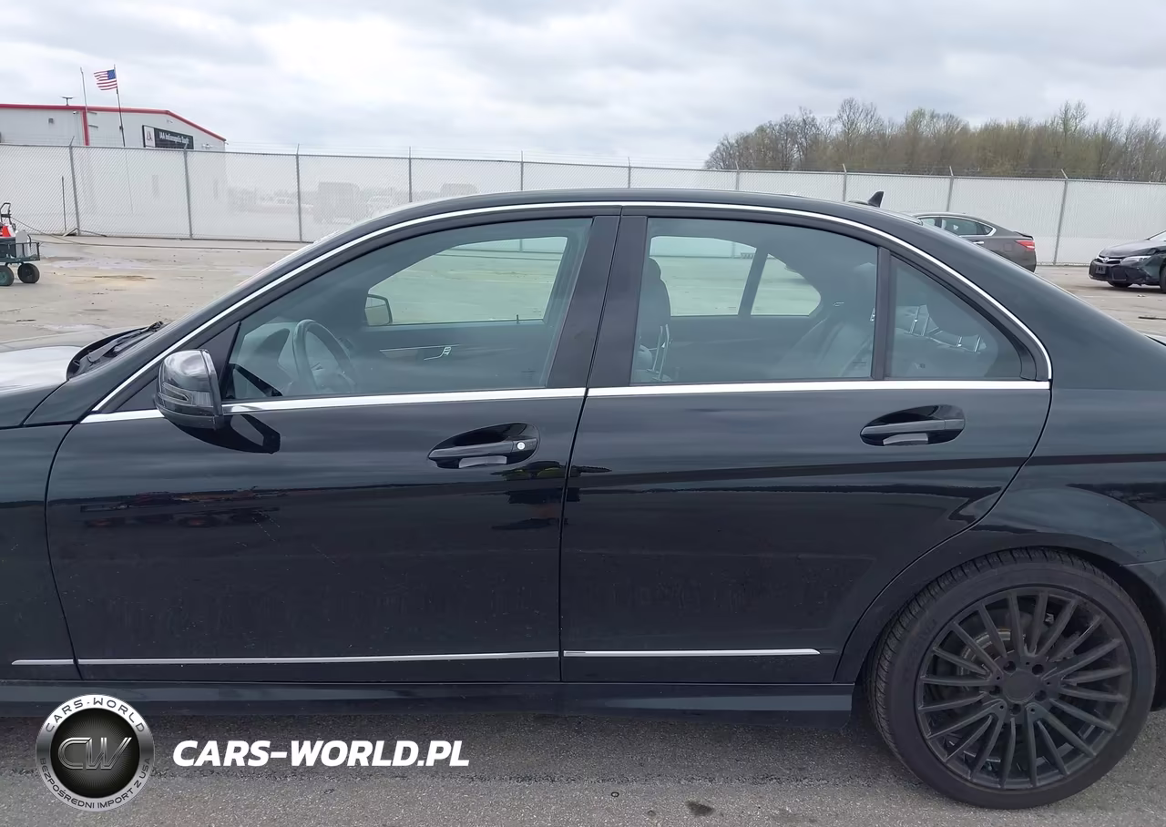 2011 Mercedes-Benz C 300 Sport 4Matic VIN:WDDGF8BB9BR186975 - 14