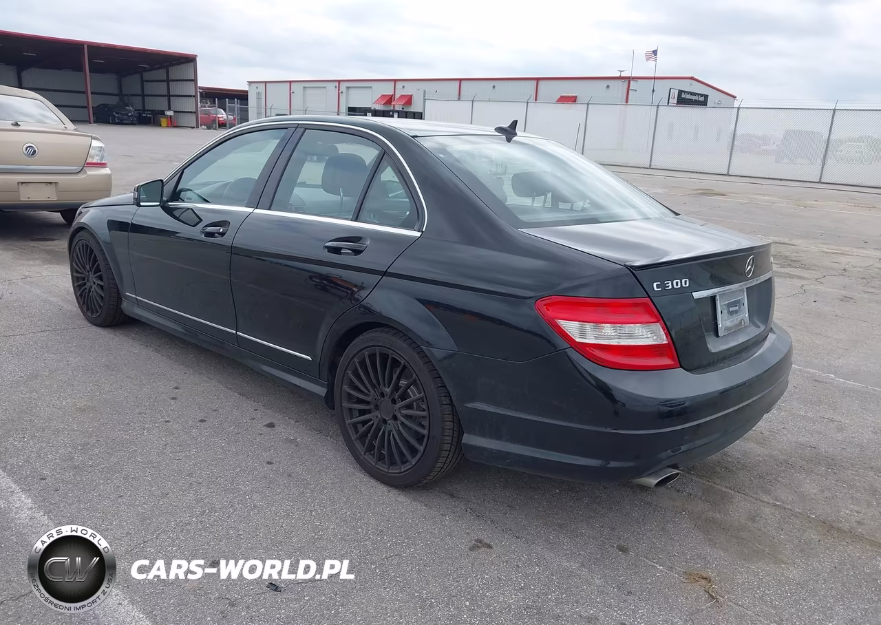 2011 Mercedes-Benz C 300 Sport 4Matic VIN:WDDGF8BB9BR186975 - 3