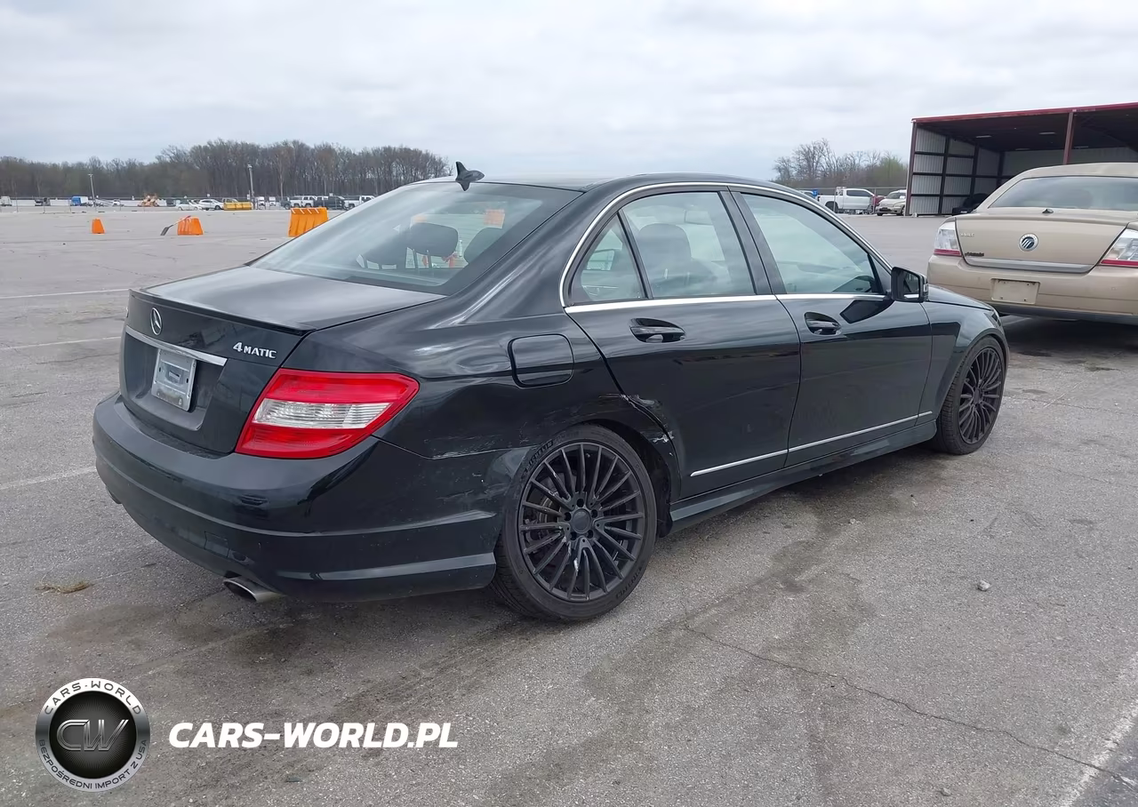 2011 Mercedes-Benz C 300 Sport 4Matic VIN:WDDGF8BB9BR186975 - 4