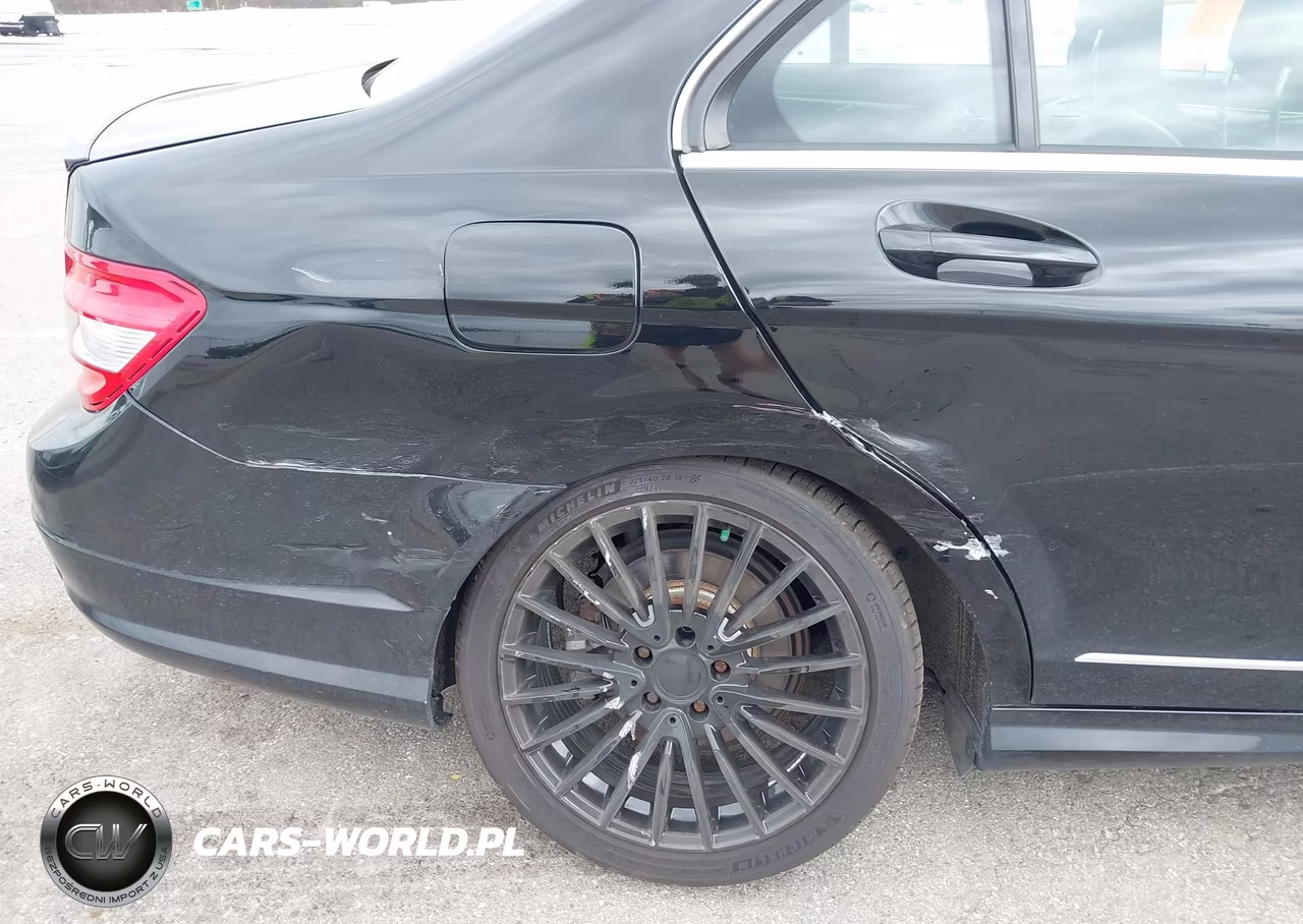 2011 Mercedes-Benz C 300 Sport 4Matic VIN:WDDGF8BB9BR186975 - 6