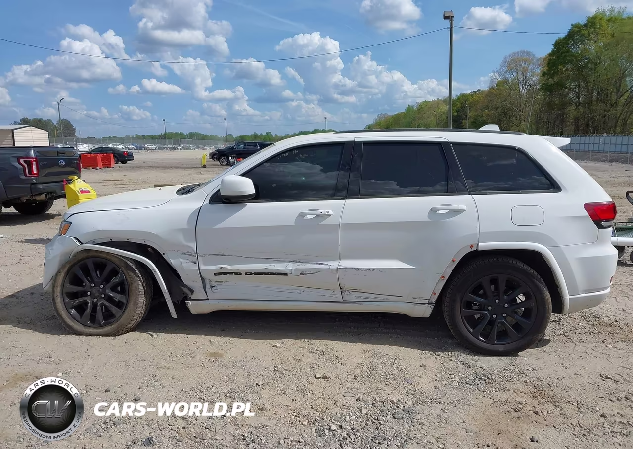 2018 Jeep Grand Cherokee Altitude 4X2 VIN:1C4RJEAG9JC168930 - 14
