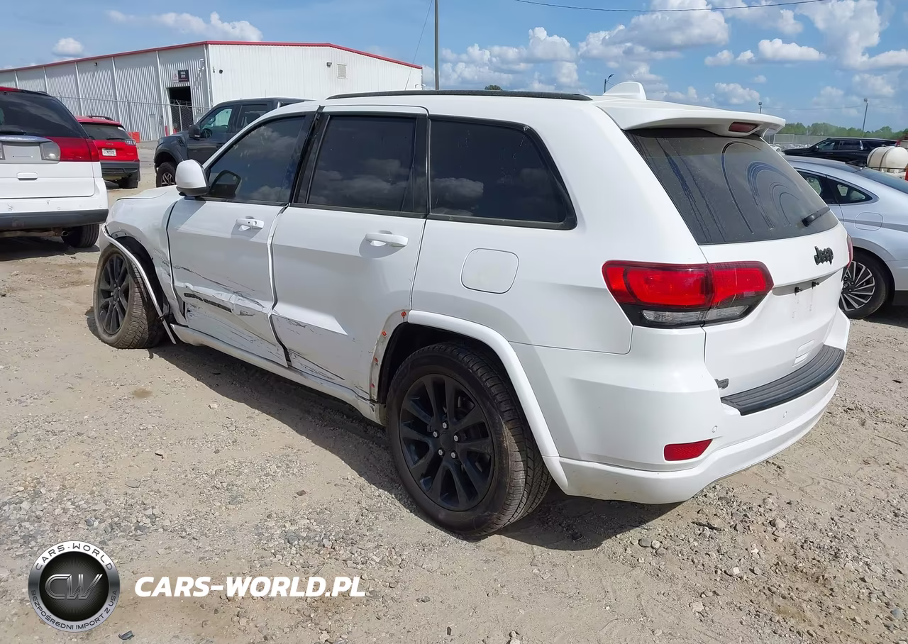 2018 Jeep Grand Cherokee Altitude 4X2 VIN:1C4RJEAG9JC168930 - 3