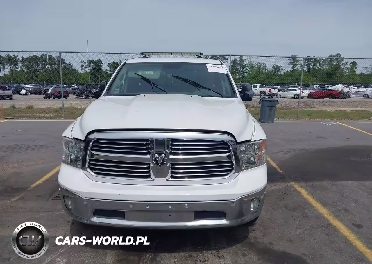 2018 Ram 1500 Big Horn 4X4 6'4 Box VIN:1C6RR7GG0JS103876 - 11