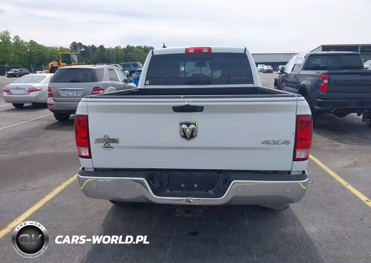 2018 Ram 1500 Big Horn 4X4 6'4 Box VIN:1C6RR7GG0JS103876 - 15