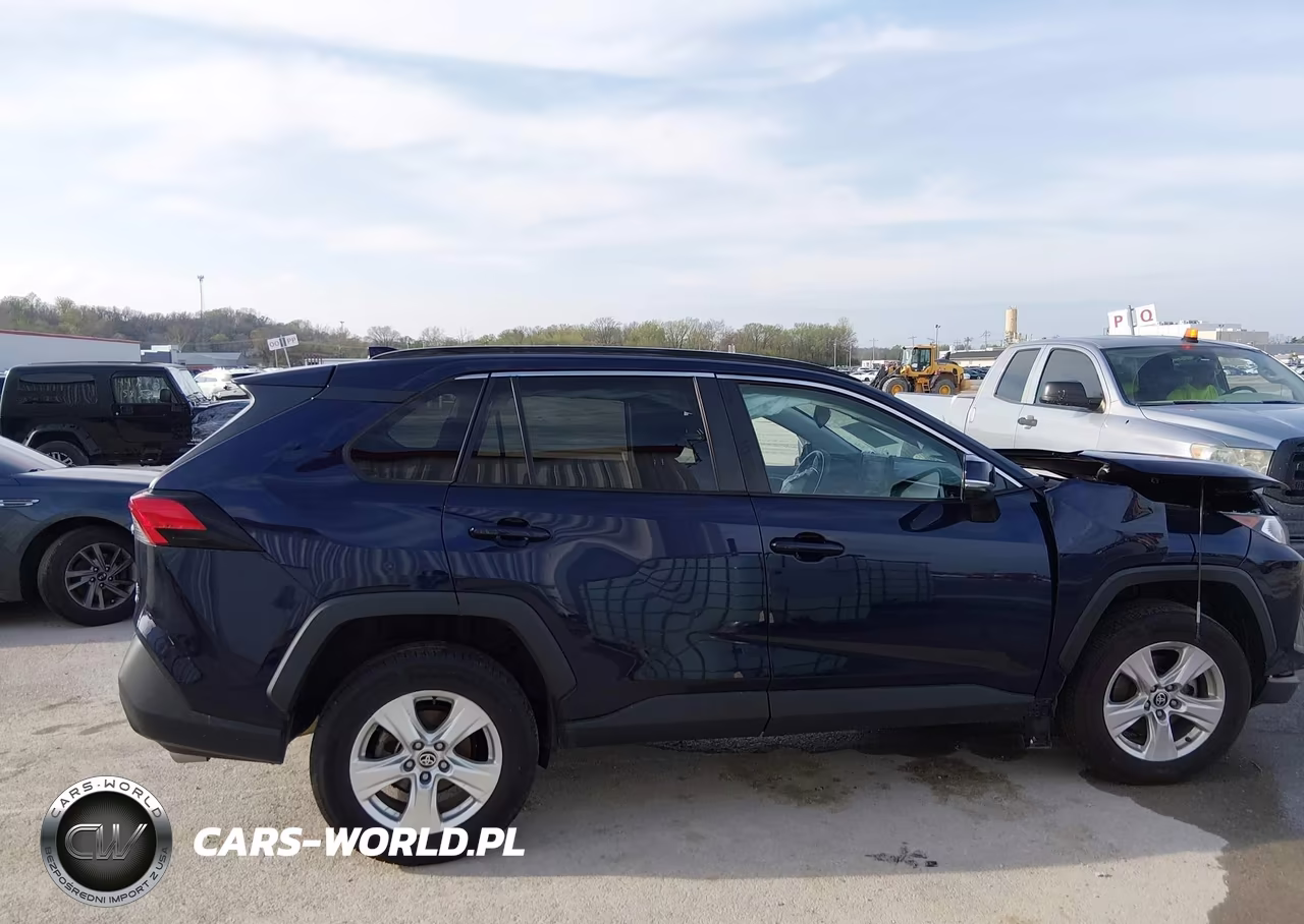 2021 Toyota Rav4 Xle VIN:2T3P1RFV0MW233302 - 13