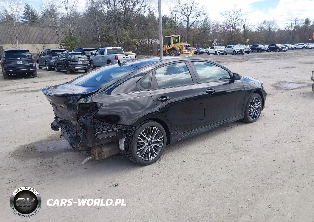 2023 Kia Forte Gt-Line VIN:3KPF54AD9PE607987 - 4